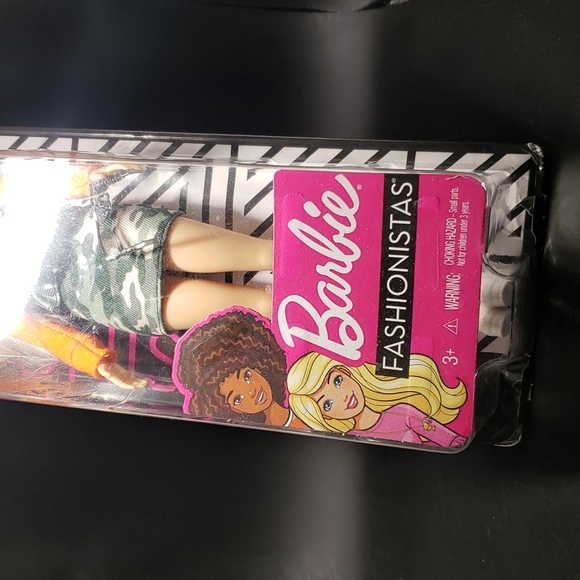 NIB 2018 Barbie Fashionistas #107 Malibu Barbie - Picture 5 of 16